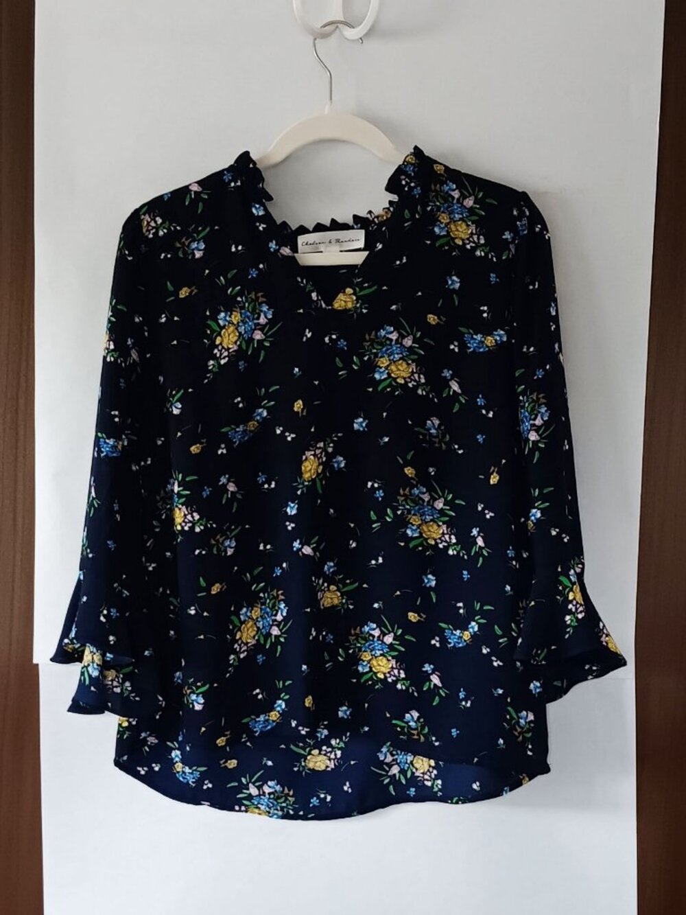 CHELSEA & THEODORE Navy Blue Floral Blouse Size L ($14)